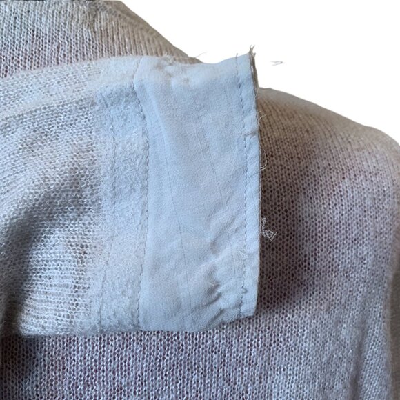 CONTEMPORAINE - Gray Top V neck - touch of mohair semi Sheer sweater - large - Picture 13 of 13